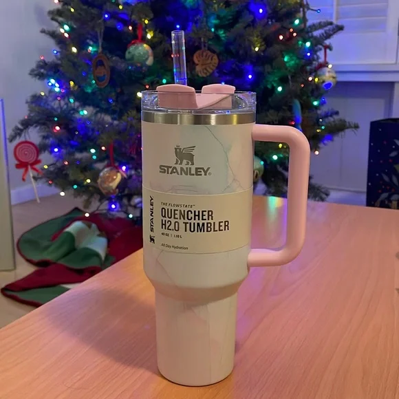 Stanley 40oz Tumbler - Picture 1 of 3